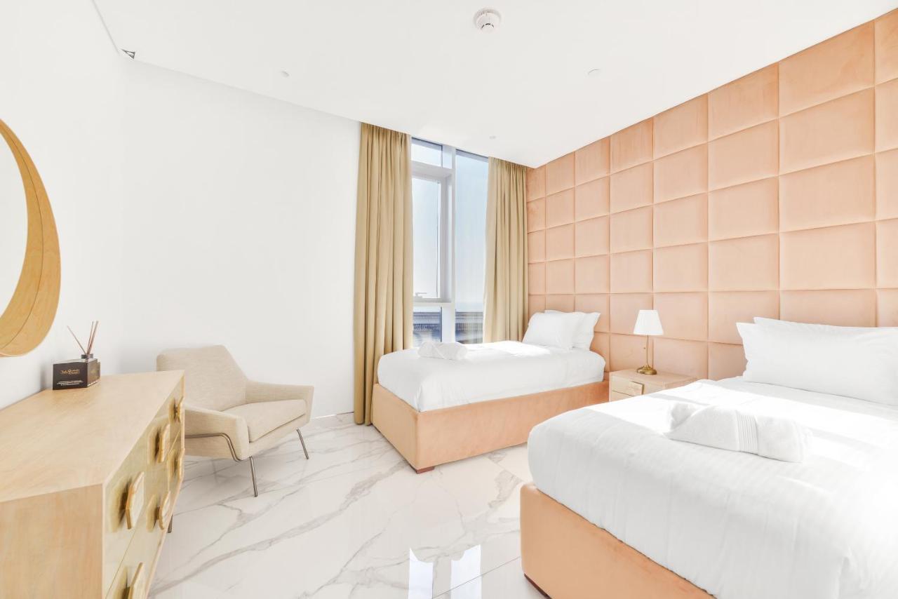 Luxe 3 Bedroom Oceanfront Apartment In The Heart Of Bluewaters Island Dubaï Extérieur photo