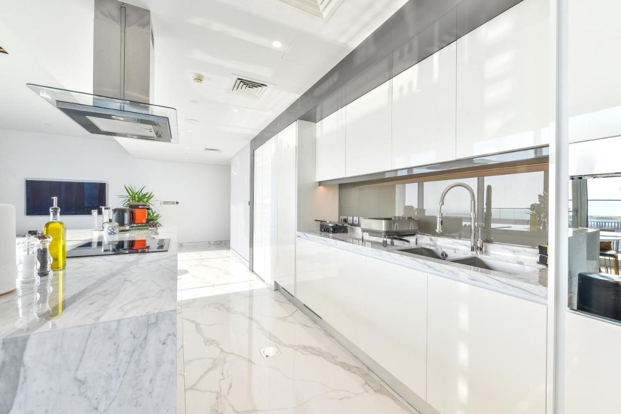 Luxe 3 Bedroom Oceanfront Apartment In The Heart Of Bluewaters Island Dubaï Extérieur photo